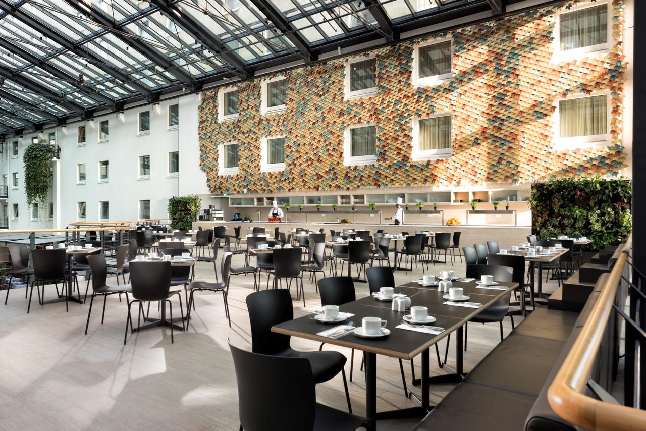 Estrel Hotel 4*